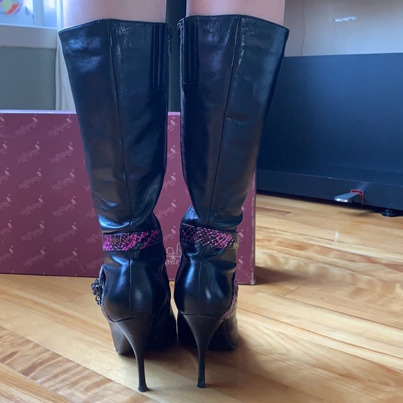 Italian Leather Boots with Brooch - Picture 12 of 16